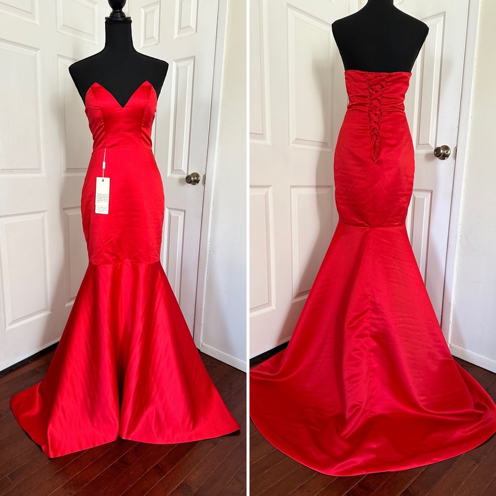 NWT Red Mermaid Floor Length Evening Formal Gown